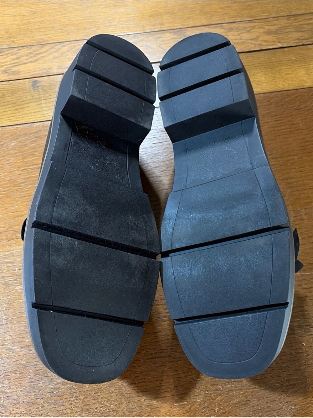 Nordstrom Black Leather Loafers with Silver Chain and Ribbon - Picture 6 of 8